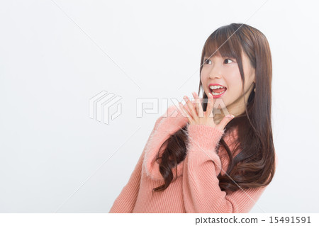 一個可愛的粉紅色連衣裙的女孩 一個可愛的粉紅色連衣裙的女孩 15491591