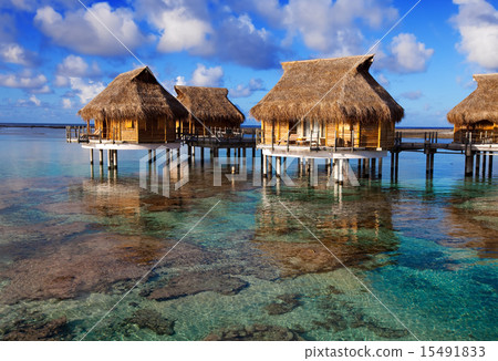 houses over the transparent quiet sea water 15491833