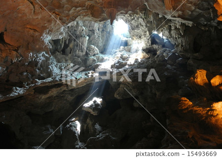 World Heritage Halong Bay Limestone Cave 15493669