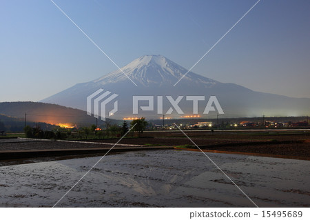 Rural inverted Fuji 2 15495689