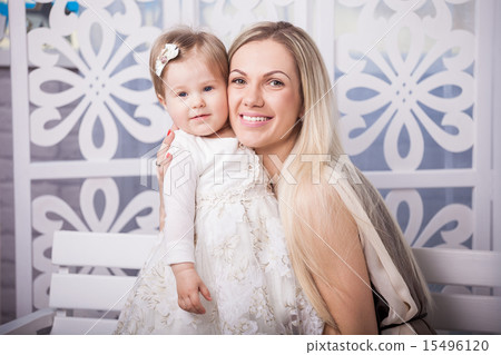 Happy mother and daughter 15496120