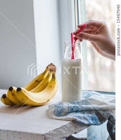 crispy toast with peanut butter, bananas, coffee 15497040