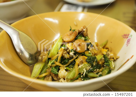 Stir fried delicious Hokkien noodle 15497201