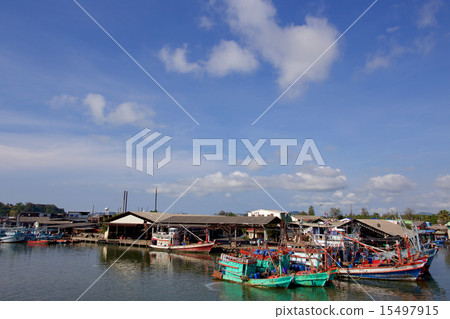 普吉島拉差達港 15497915