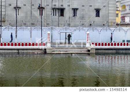 Hussaini Dalan Hussaini Dalan 15498514