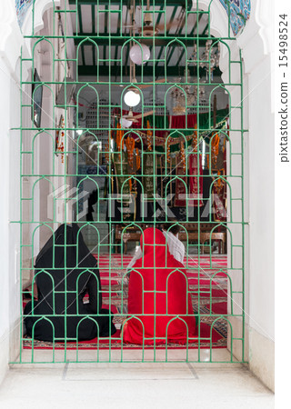 Hussaini Dalan Hussaini Dalan 15498524