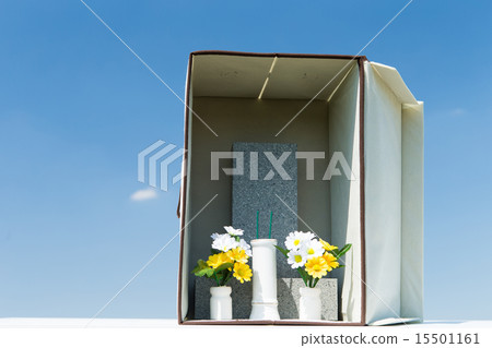Tomb 15501161