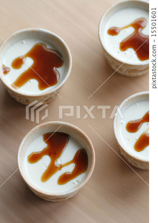 Soy milk flowers 15501601