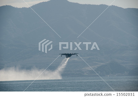 Maritime Self Defense Force rescue flight boat US-2 water discharge 15502031