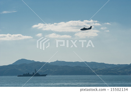 Maritime Self-Defense Force rescue flight boat US-2 and a self-defense ship Maritime Self-Defense Force rescue flight boat US-2 and a self-defense ship 15502134