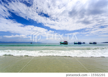 Local Boats At Morning in Doc Let beach, Vietnam 15502201