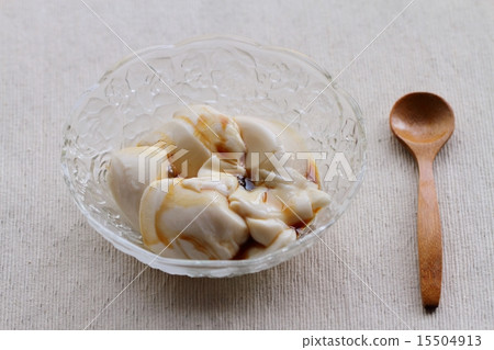 Soy milk flowers 15504913