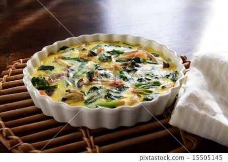 Quiche of spinach 15505145