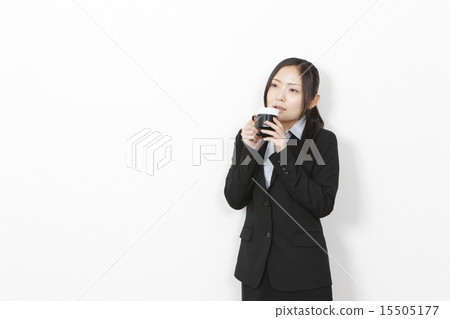 咖啡飲用的女商人 咖啡飲用的女商人 15505177