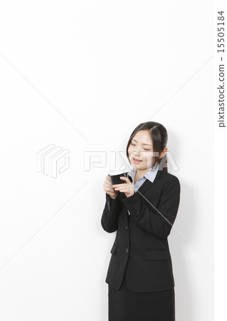 咖啡飲用的女商人 咖啡飲用的女商人 15505184