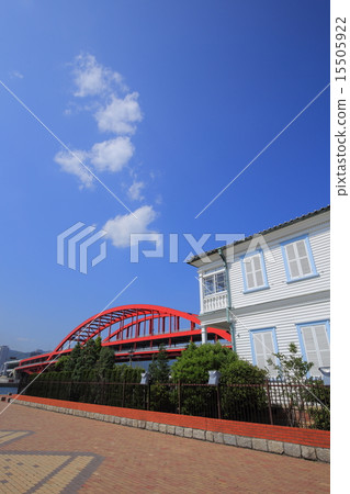 Minato Jinjinkan and Kobe Bridge 15505922