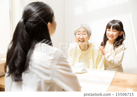 三代家庭形象 15506715