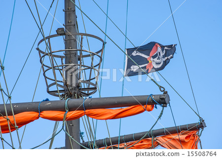 Pirate flag on a historic ship 15508764