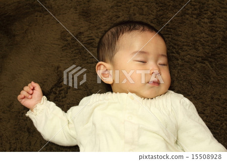 Baby (3 months) Baby (3 months) 15508928