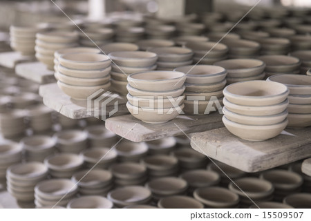 Clay pottery ceramics drying before being fire Clay pottery ceramics drying before being fire 15509507