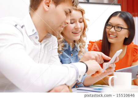 Young team working on new apps 15510646