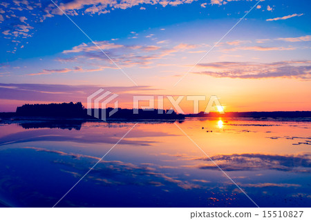 Amazing sunset 15510827