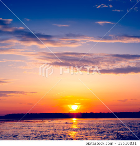 Amazing sunset 15510831