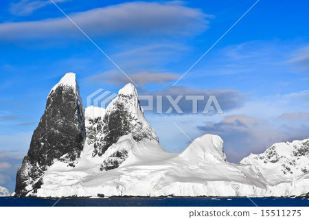 Beautiful snow-capped mountains Beautiful snow-capped mountains 15511275