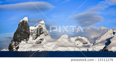 Snow-capped mountains in Antarctica Snow-capped mountains in Antarctica 15511276