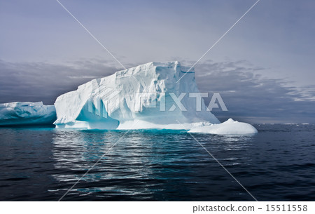 Antarctic iceberg 15511558