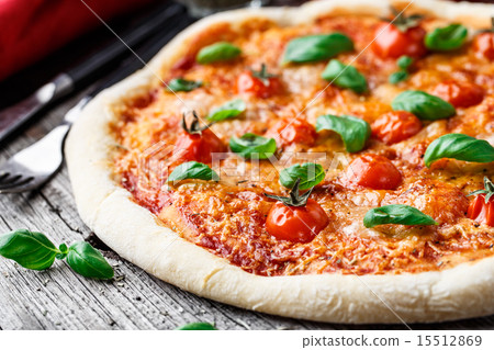 Pizza Margherita 15512869