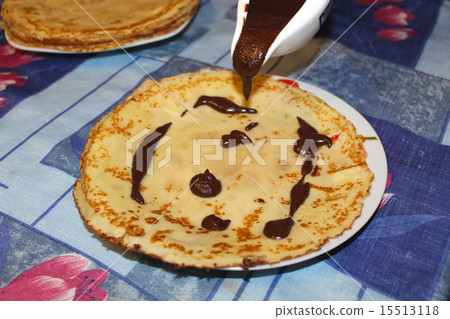 manufacture of pancakes with chocolate 15513118