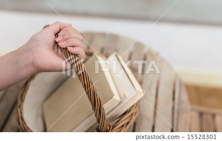 一本書 15528301