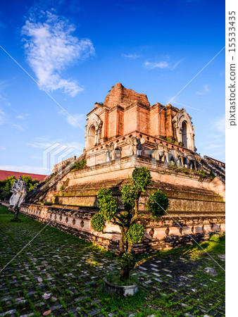 Ancient pagoda at Wat Chedi Luang temple. 15533435