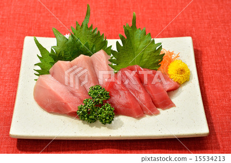 注意）修飾的標記保留在圓角中。這種金槍魚（中等托羅/瘦肉）生魚片。 15534213