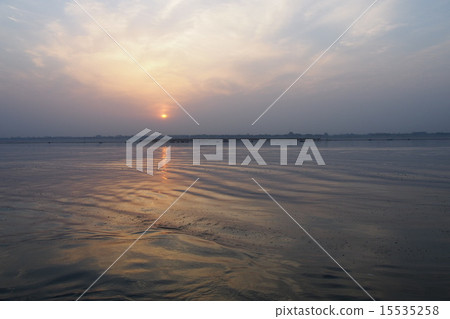 恒河的朝日 恒河的朝日 15535258