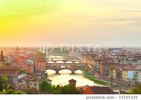 Ponte Vecchio, Florence, Italy Ponte Vecchio, Florence, Italy 15535320