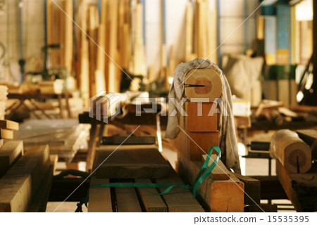 木工作場所 15535395