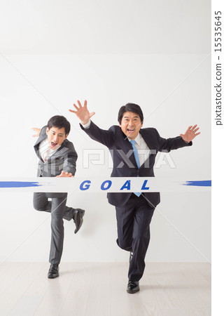 瞄準目標的商人 15535645