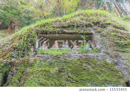 石佛教神父供奉在Ruhan寺 15535955