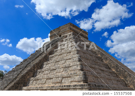 Kukulkan Pyramid in Chichen Itza Site, Mexico 15537508