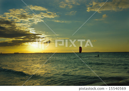 Sunset over the sea Sunset over the sea 15540569