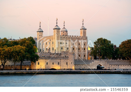 London tower 15546359