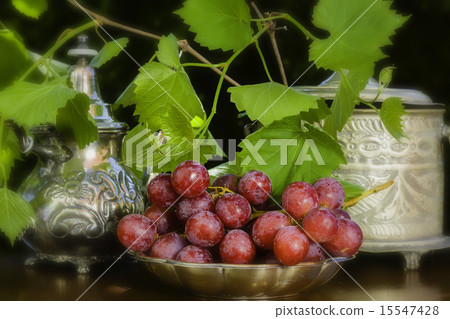 Red grapes on Arabian table Red grapes on Arabian table 15547428