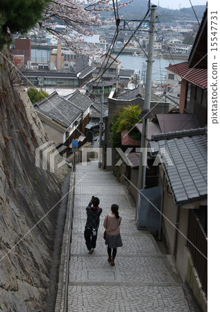 一個有坡的小鎮 一個有坡的小鎮 15547731