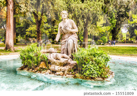Classical Fountain in Villa Borghese Park, Rome Classical Fountain in Villa Borghese Park, Rome 15551809