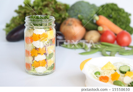 Baby jar salad star cloud horizontally positioned 15558630