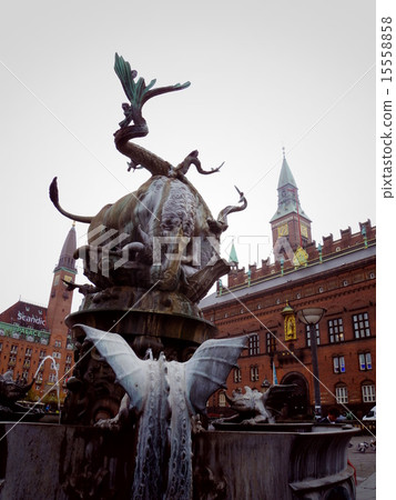 Statue of Copenhagen City Hall Plaza 15558858