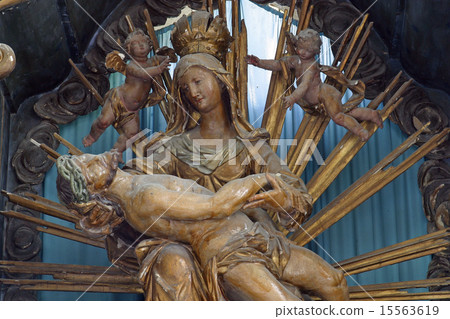 Pieta Pieta 15563619