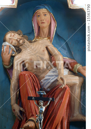 Pieta 15563790